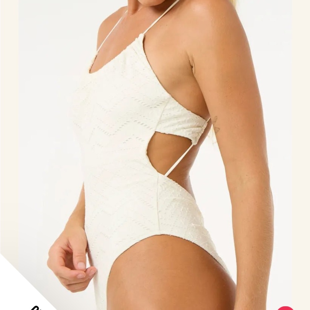 Rip Curl ✨NWT✨ Textured One Piece Swimsuit CREAM/OFF WHITE WOMENS MEDIUM